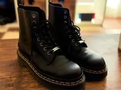 Dr. Martens ブラックレザーブーツ(8ホール)