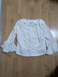 SONIA JOHNES フリル付きホワイトトップス 送料無料