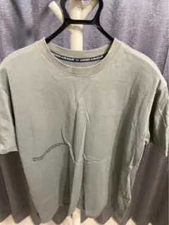 UNDER ARMOUR グレー Tシャツ