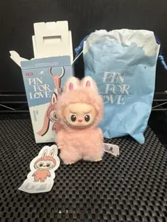 LABUBU PIN FOR LOVE ぬいぐるみ ピンク　U