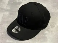 GAP × NEW ERA 50周年コラボ キャップ ニューエラ ギャップ　黒のサムネイル