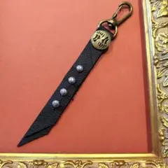 ベアパウコンチョ　レザースタッズキーホルダー　シンプルデザイン