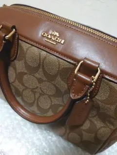 極美品 COACH ハンドバッグ PVC レザー シグネチャー 茶色