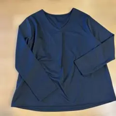 ブラックVネック 長袖 トップス