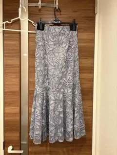 Myrtrada 花柄フレアロングスカート グレー系のサムネイル