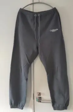 グレー ジョガーパンツ