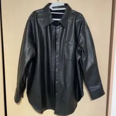 GU フェイクレザーオーバーサイズシャツ