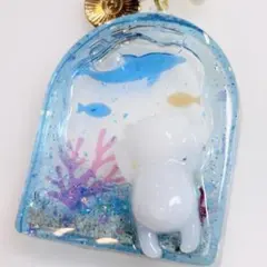 ネコさんと夜空と海フロート シェイカーレジン キーホルダー - メルカリ