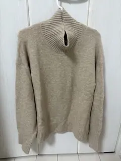 UNIQLO ユニクロ　ベージュ ハイネック セーター スフレヤーン　Lサイズ