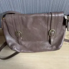 ブラウンレザーショルダーバッグ　Dakota