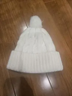 ホワイトポンポン付きニット帽 42〜46cm