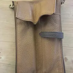 レザー製ファスナー付きポーチ