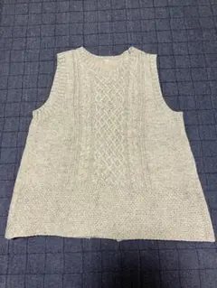 【美品】グレー ケーブル編み ニットベスト
