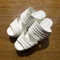 Kastane 厚底サンダル　ホワイト　38サイズ（24-24.5cm）のサムネイル