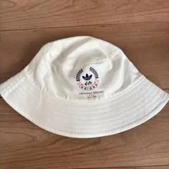 アディダス バケットハット ホワイト ネイビー