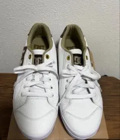 【未使用級】DC SHOES ローカット スニーカー ホワイトのサムネイル