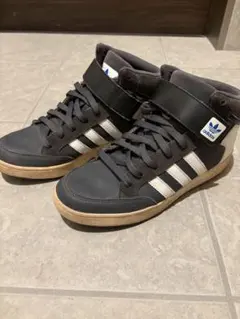 adidas アディダス　スニーカー　ミドルカット