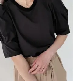 （新品未使用未開封）JUNOAH ジュノア　パフスリーブボリュームブラウス　L