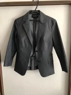 ストロベリーフィールズ　スーツ