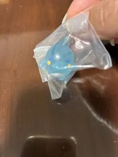 新品　たまごっち　ガチャ　いるかっち