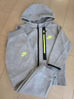 NIKE　ナイキ　キッズ　テックフリース　セットアップ　グレー×蛍光　Mサイズ