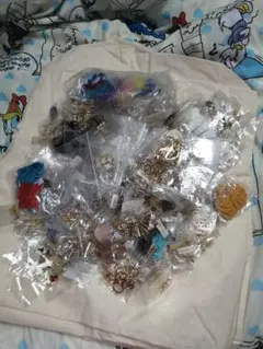 アクセサリー　パーツ　チャーム大量セット