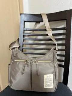 斜め掛けショルダーバッグ