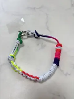 パラコード　カラフル編みハンドストラップ