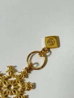 シャネル 2024年ホリデー限定チャーム　スノーフレーク チャーム　雪の結晶