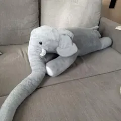 ゾウ　ぬいぐるみ　くったり