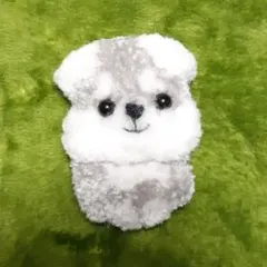 ❤️お座りミニチュアシュナウザーグレーブローチ☆毛糸パンチニードル~ハンドメイド