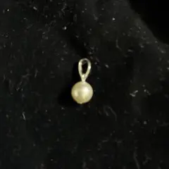 グレー真珠のシンプルペンダント