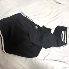 adidaオリジナルス トラック パンツ SST