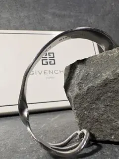 Givenchyバングル