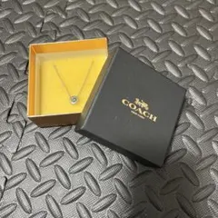 COACH シルバー 円形ペンダント ネックレス