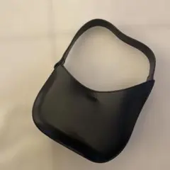 未使用級☆CHARLES&KEITH ハンドバッグ 黒 三日月バッグ ムーン - メルカリ