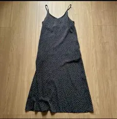 GU ジーユー ドット サテン キャミワンピース