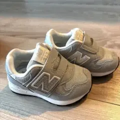 ニューバランス スニーカー