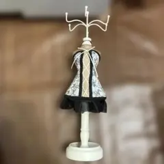 Gitan ドレス型マネキン 黒と白のレース