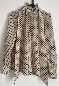 【週末お値下げ❣️】LOULOU WILLOUGHBY ドット柄ブラウスのサムネイル