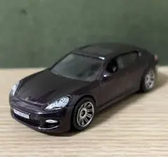 ややジャンク　マッチボックス　ポルシェ　パナメーラ