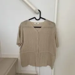ベージュ Vネック 半袖ニット