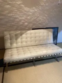 バルセロナ　リプロダクト　ホワイトレザー 2人掛けソファ　引き取り限定