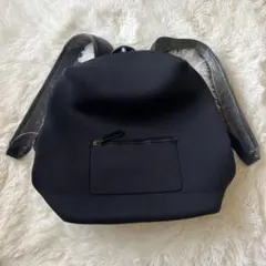 【美品】ZARA レディース ブラック リュック ネオプレン素材のサムネイル