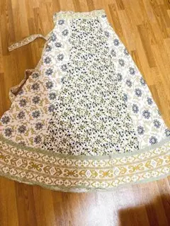 【美品】花柄　ボタニカル　ラップスカート