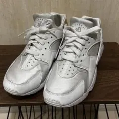 NIKE AIR HUARACHE（ナイキ　エア ハラチ）　24cm スニーカー