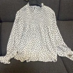 earth music&ecology ドット柄長袖ブラウス