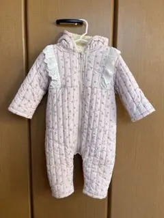 フリル付きチェリー柄キルティングジャンプスーツ　スノーウェア　スキーウェア　80