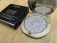 ディオールスキン フォーエヴァーグロウルミナイザー 05 ブルーストロボ