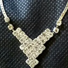 V字型ネックレス✨